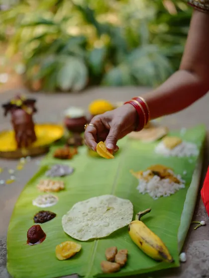 Which banana chip is your favorite? The classic savory chip or the sweet, jaggery-coated Sharkara Upperi? In my Sadya, you don't have to choose. You get to enjoy both.