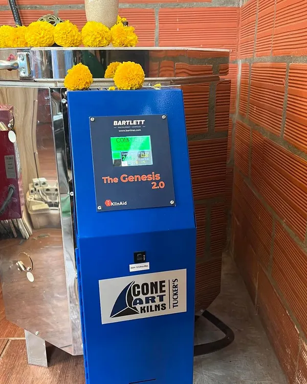 A clear look at my new kiln, Ember, ready for action. This modern equipment is essential for my kiln firing services, allowing me to fire everything from delicate pottery to sturdy tableware with complete confidence in the results.