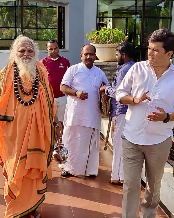 We were honored to host revered spiritual masters at our retreat. They trust our timeless Ayurvedic wisdom to restore their balance, and their presence fills our space with profound spiritual energy.