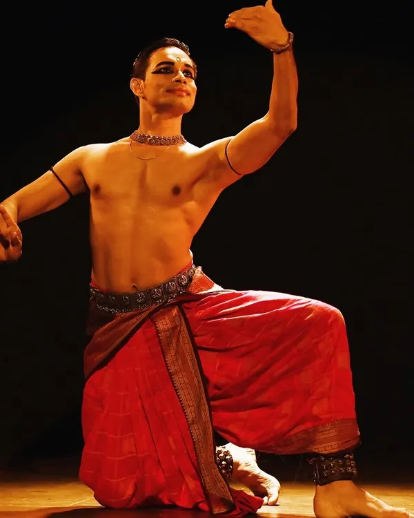 A moment of stillness from a recent solo concert at NCPA Mumbai. For me, every performance is a deep dive into the classical Bharatanatyam repertoire, connecting with the audience through pure dance.