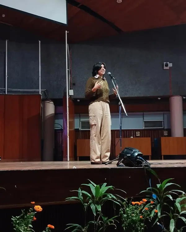 One of our poets captivating the audience at IIT Delhi's literary fest. Performing in large auditoriums for student audiences is one of our specialties.