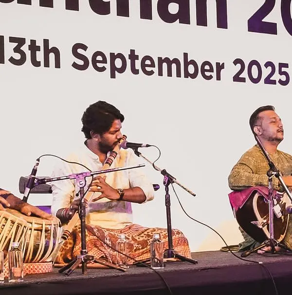 A beautiful experience performing for the Ministry of Finance in Delhi. It is always an honor to share the stage with wonderful musicians, here with a flautist and tabla player, creating a rich trio of sound.
