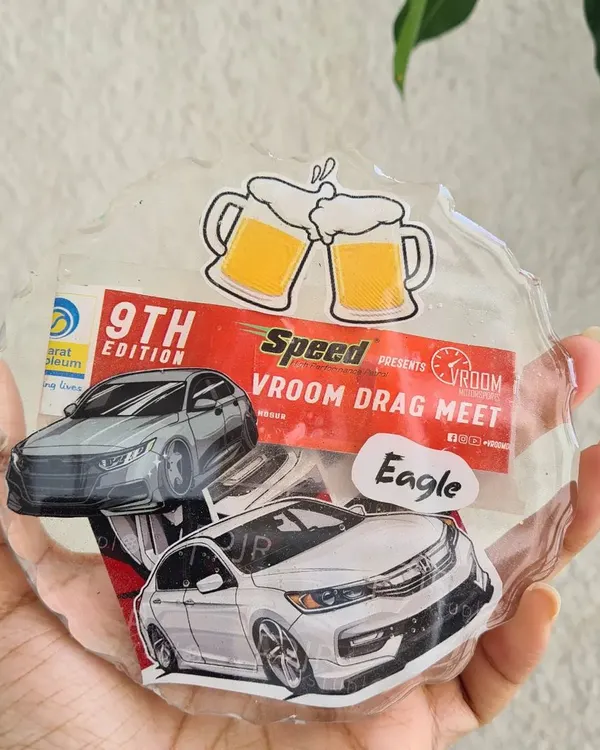 I love preserving memories from fun events! For this set of custom resin coasters, I embedded tickets from a local drag meet, along with other cool stickers that fit the theme.