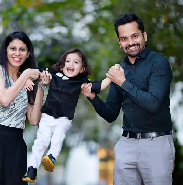 This is what pure joy looks like. I love capturing these high energy, candid family moments during outdoor photoshoots where everyone can relax and just have fun together.