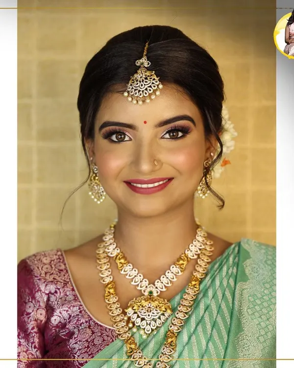 A perfect example of a high-definition bridal look, ideal for photography and events. My pro course covers how to achieve this level of finish, focusing on skin prep, color matching, and blending for South Indian brides.