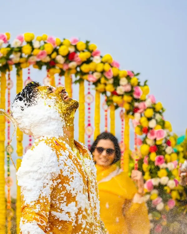 A Haldi ceremony that turned into a champagne foam party! These are the moments of pure, uninhibited joy that make a wedding celebration truly unforgettable.