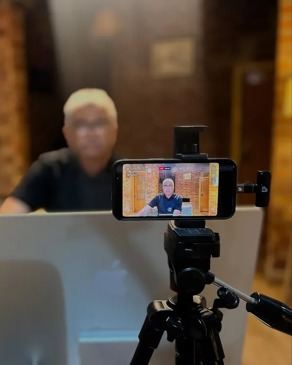 A behind the scenes look at my setup for a 'Sundays with Arun' live session. Using simple technology, we connect with people across the world to share practical spiritual wisdom.