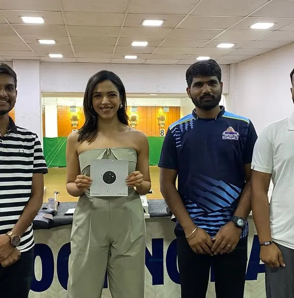 Actress Shriya Pilgaonkar looking focused and ready at our range. It was a pleasure to have her experience the sport with us.