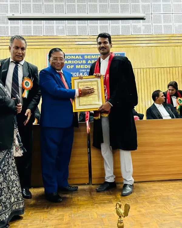 Being felicitated by Dr. Adish C. Aggarwala, the President of the Supreme Court Bar Association. Moments like these are a humbling recognition of the dedication I bring to my legal practice and representation in court.
