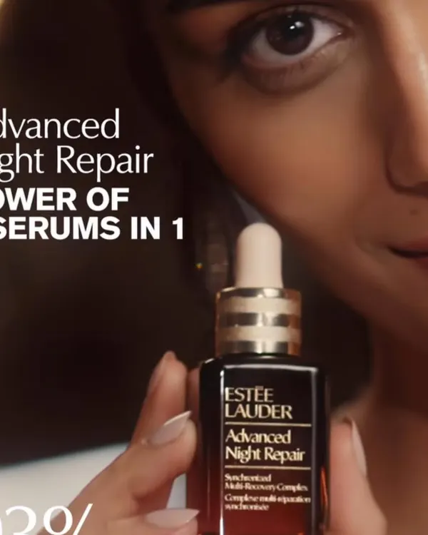 It was a great opportunity to do the nails for the beautiful Manushi Chhillar for her Estée Lauder ad campaign. We chose our best-selling nude gel polish for a clean and elegant look.