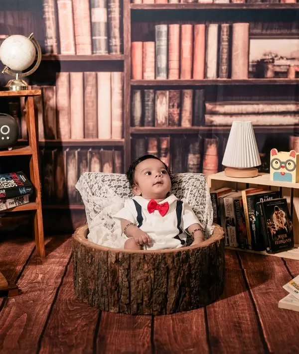 The full view of our 'little scholar' setup. I provide all the elements, from the bookshelf backdrop to the tiny globe and vintage phone, to build a complete and charming scene for your baby's portrait.