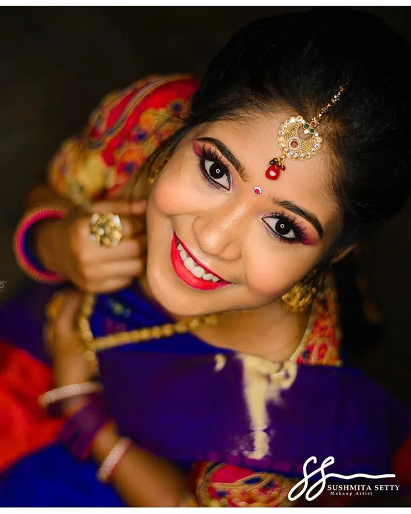 This is the radiant glow I love to create for my brides. This South Indian bridal makeup features a flawless base, vibrant pink and red tones on the eyes and lips, and a look that feels both traditional and absolutely stunning.