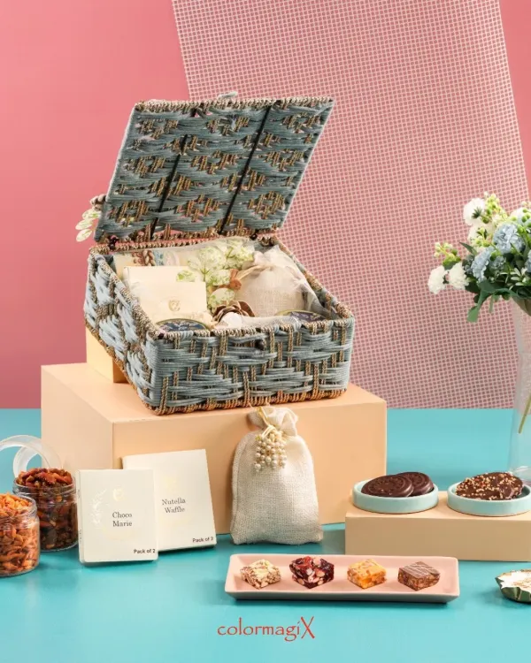 Experience the beauty of sustainable luxury with our handcrafted jute hamper. This intricately woven box, filled with gourmet selections, demonstrates that eco-friendly gifting can be both elegant and memorable.