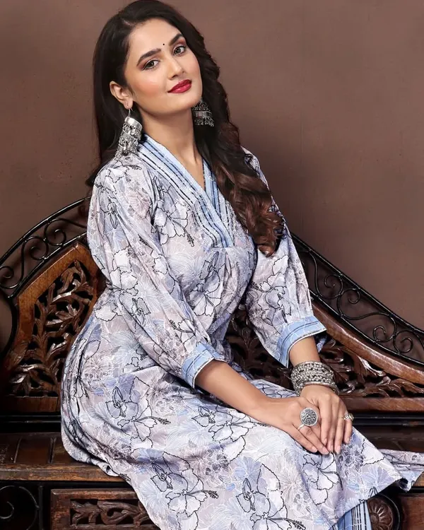 This multicolor muslin kurta pant set is so easy and breezy. The floral print and comfortable fit make it perfect for a casual day out or a relaxed get-together.
