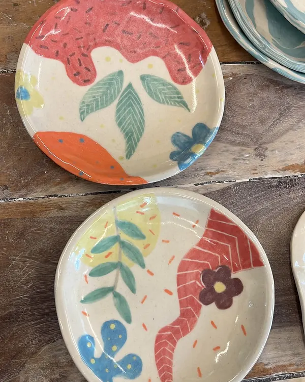 Absolutely adorable dessert plates made by a mother-daughter team in my plate painting and glazing workshop. It's so special when people create together.