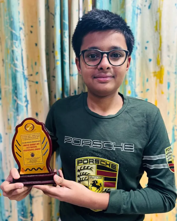 I am so proud to announce that our star student, Reyaansh Goradia from Grade 7, won 1st prize in the essay writing category of the National Level Swatch Bharat Art competition! His creativity and writing skills are truly inspiring.