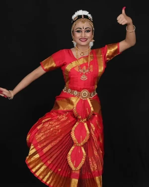My student Aditri, looking as graceful as the actress Namrata Shirodkar after her makeup for the Arangetram photoshoot.
