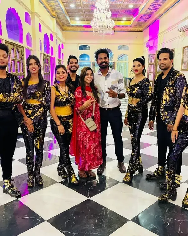 Here we are, Team Ashirvaad, with our amazing backup dancers. Teamwork is at the core of everything we do, ensuring every performance is perfectly synchronized and full of energy.