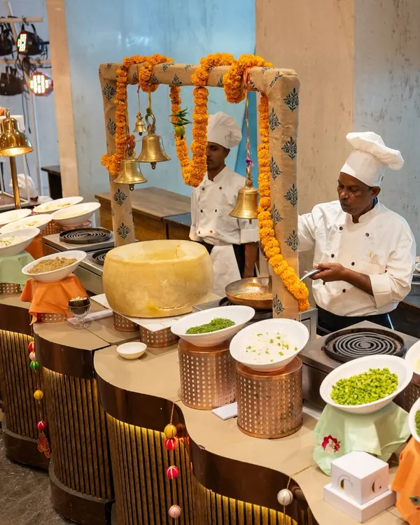 Our chefs are at the heart of the action at a live pasta station. Guests can watch as their choice of pasta is tossed in a large cheese wheel, creating a rich, flavourful, and theatrical dining moment.