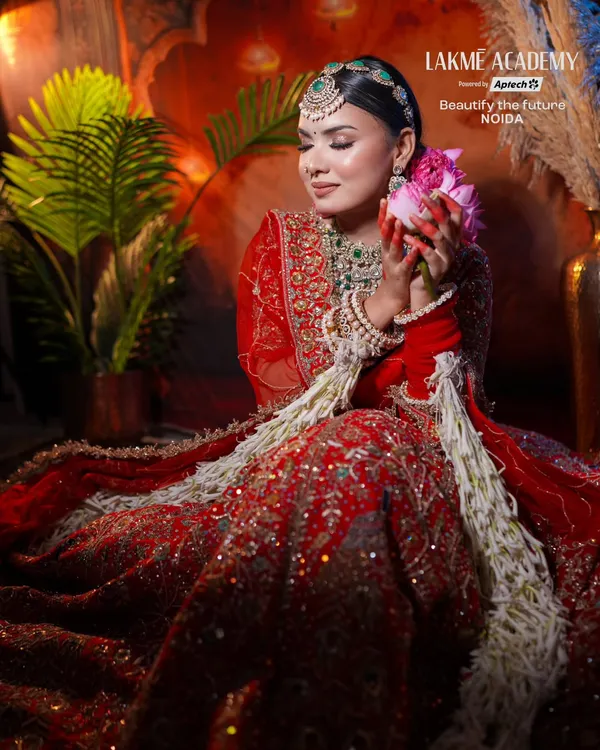 This is the kind of timeless, elegant bridal look that is always in demand. In our course, I teach you how to achieve this flawless base, soft-yet-defined eye makeup, and perfect accessorizing to create a dream look for any bride.