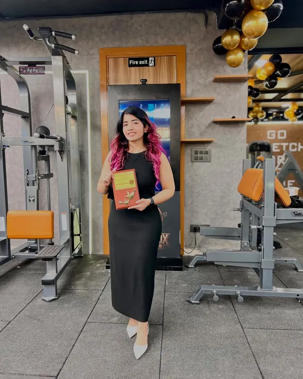What a day to remember! So grateful to have received the Special Guest Influencer Award at the grand opening of Bullwrox Fitness Club. Moments like these remind me why I love this journey.