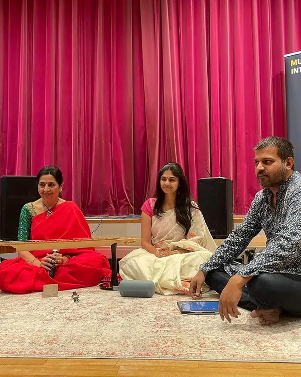 A closer view of the stage during my lecture-demonstration at the Musica Sacra festival in Germany. It’s an intimate setup where I can connect directly with the audience and my fellow artists.