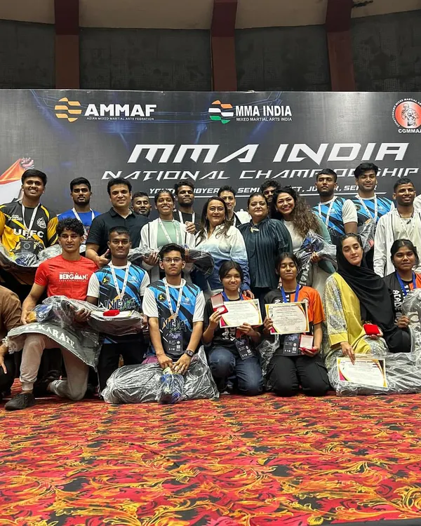 Another shot of our victorious Team Delhi at the national championship in Raipur. The smiles and medals show the result of all the sweat and hard work we put in at the gym. This is our parivaar.