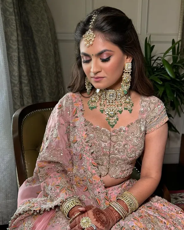 A gorgeous glam moment for the sister of the bride. I used a soft pink shimmer on the eyes and gave her dewy, bronzed skin for a fresh and youthful glow that perfectly matched her Anamika Khanna lehenga.