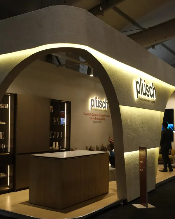 For the Plüsch booth at India Design 2025, I introduced a large arched cutout on the corner. This created an inviting, three-way access point that naturally guides visitors through the space while adding a soft, sculptural element to the design.