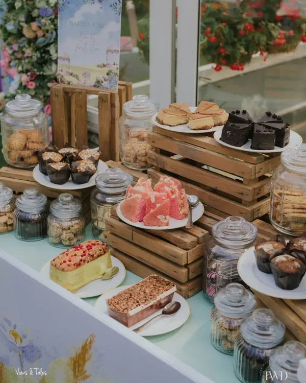 We curated this beautiful bakery stall for a Mehendi in Mussoorie. It was filled with cakes, cookies, and pastries handpicked from the best local bakeries in Dehradun and Landour, offering guests a taste of the local flavor.