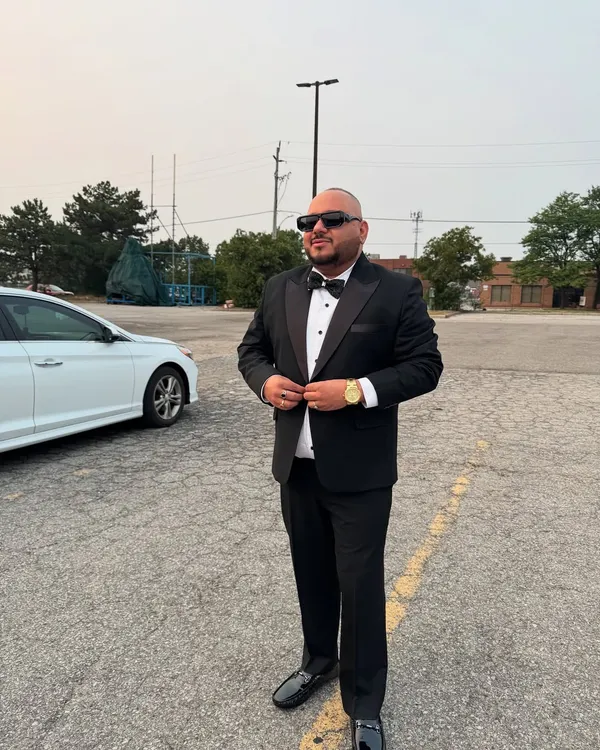 From maple leaves to wedding dreams. Suited up and ready for a fantastic NRI wedding gig in Canada.