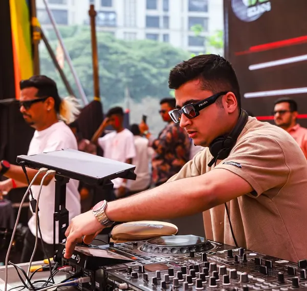 Geared up for a massive Holi party. Playing outdoors during the day with a live percussionist adds a whole new layer to the performance.
