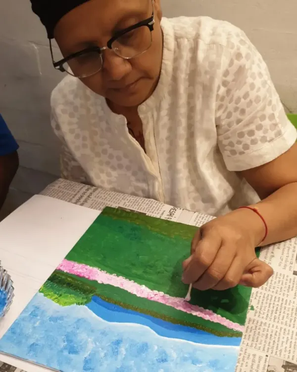 Anju started painting for the first time as a new hobby during her radiation therapy. I love her curiosity, enthusiasm, and courage to take up art as therapy.