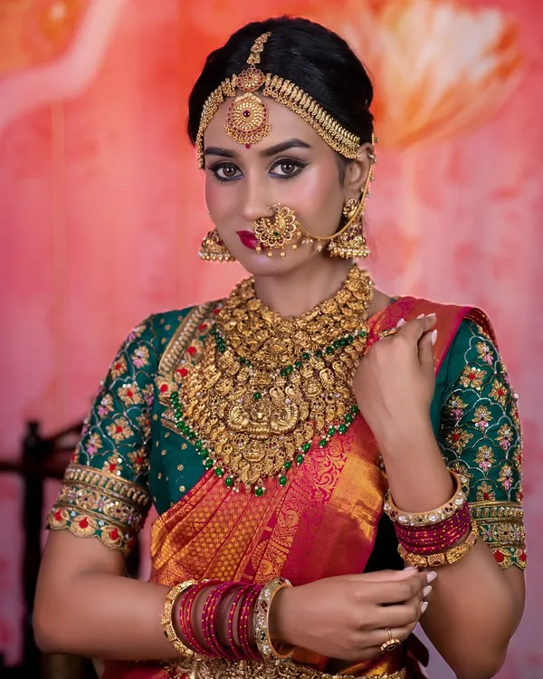 This is the look I love creating the most. A radiant South Indian bride, confident and glowing. I focused on creating a flawless base that enhances her beautiful dusky skin tone, paired with defined eyes and traditional temple jewellery to complete the muhurtham look.