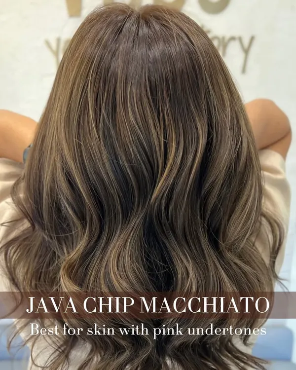 A perfect example of our Java Chip Macchiato shade. We formulated this blend of cool and neutral tones to create a multi-dimensional brunette look, ideal for adding richness and depth while beautifully complementing skin with pink undertones.