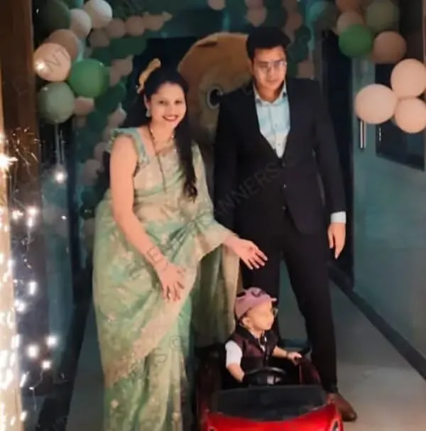 We make every entrance a grand, memorable moment. Here, we created a spectacular welcome for the birthday boy, with parents by his side, as he arrived in his own car through a sparkling corridor of safe, cold pyrotechnics.