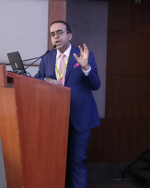 Speaking to my peers is a passion. It allows me to share my clinical experience and contribute to the collective knowledge of the dermatological community, ensuring better patient care for everyone.
