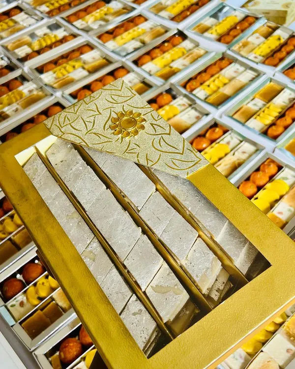 Our gold-leaf box adds a touch of luxury to your gifts. It is sturdy, elegant, and perfectly suited for premium sweets like Kaju Katli, making it a popular choice for weddings and high-profile corporate events.