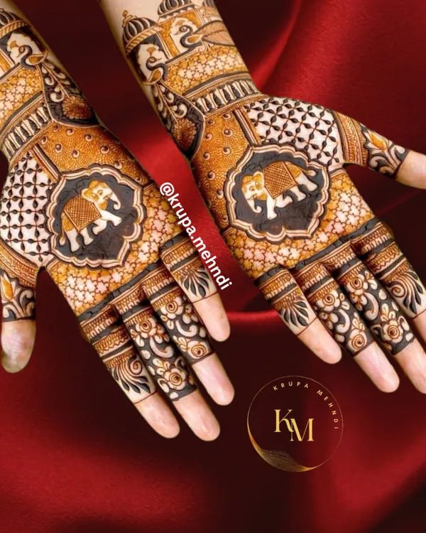 This royal bridal mehndi featuring intricate elephant motifs is one of my favorite designs to create. It’s perfect for a bride who wants her hands to tell a story of tradition and grandeur.