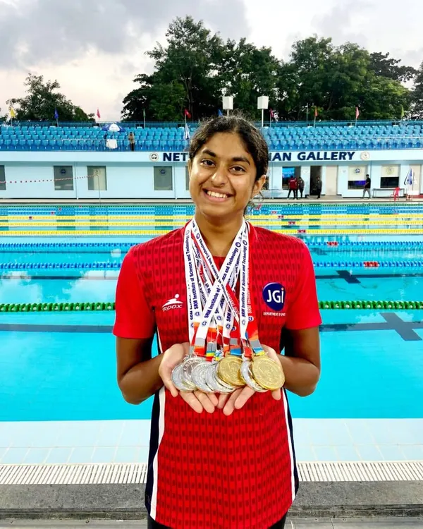 This is what dedication looks like. We celebrate our swimmer Ashmitha Chandra's phenomenal success at the All India University Games, where she brought home a stunning collection of gold and silver medals. Her achievement embodies the spirit of excellence we foster at Swimsquare.