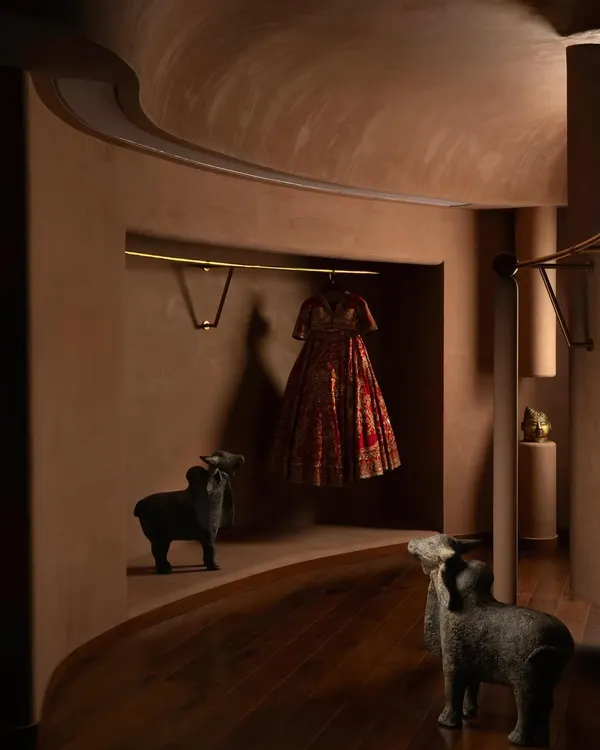 A view of the winding, pod-like enclosures at the House of Masaba. The space is designed to be discovered, with curving walls that guide customers on a journey through the collections.