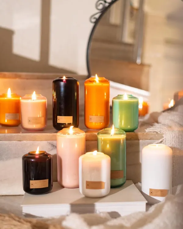 A home feels complete with the warm glow of a beautiful candle. We handcraft each piece to not only smell divine but to also serve as a stunning decor element, filling your space with color, light, and luxurious fragrance.