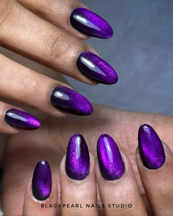 This isn't your regular cat eye. I created a custom Mulberry Jelly Cat Eye shade that gives a deep, magical purple glow. The effect shifts with the light, offering a unique and luxurious alternative to classic cat eye colors.
