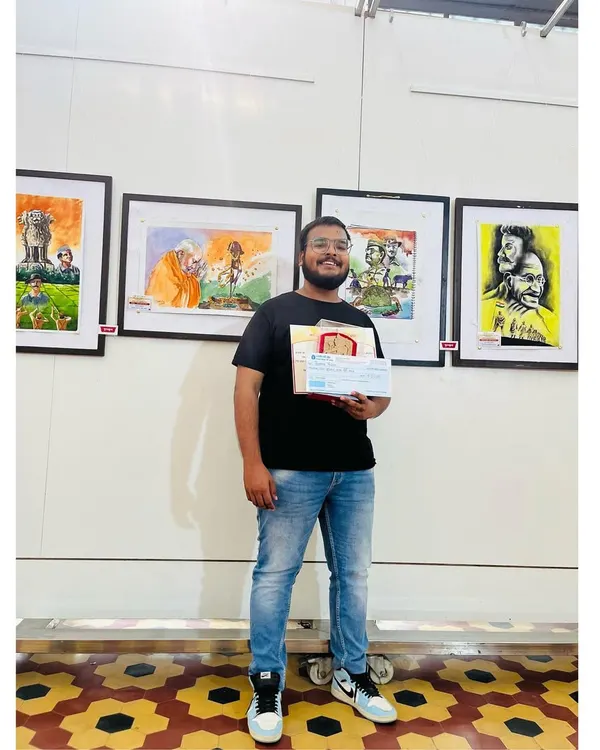 I am so happy to have received the First Prize from the Lalit Kala Akademi. Holding this award next to my displayed work is a moment I will always cherish. Thank you for all the support!