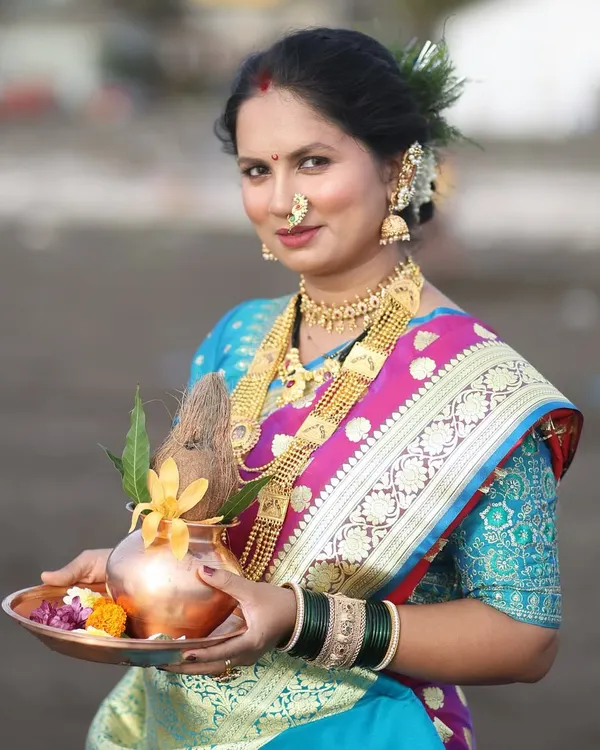 "Me Koli... not defined by the beauty of my appearance, but brightened by the color of my hard work!" This is a powerful portrait from my Narali Pournima shoot, celebrating the spirit of the Koli community.