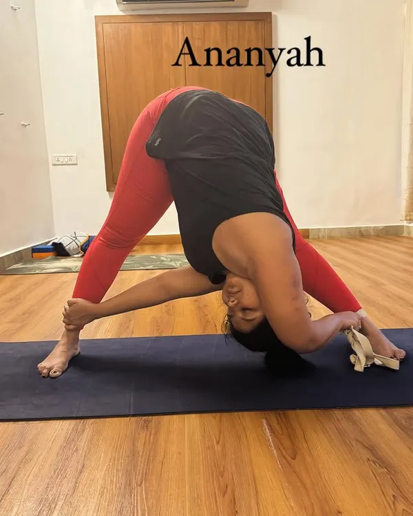 This revolved wide-legged forward bend is a great stretch for the back and legs. It also stimulates the internal organs and challenges your balance.