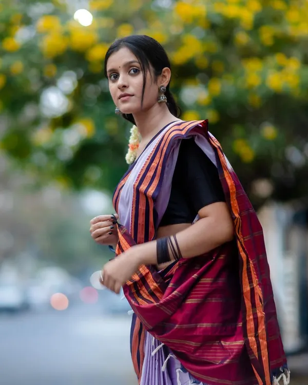 This is the essence of what we love. A timeless Ilkal cotton saree, captured in its full grace. The beautiful lavender hue, the traditional striped pallu, and the lightweight feel make it a piece of heritage you can wear with comfort and pride.