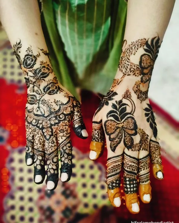 A trendy and modern design for you! This style features a mix of bold, dark elements and negative space, creating a very striking look.