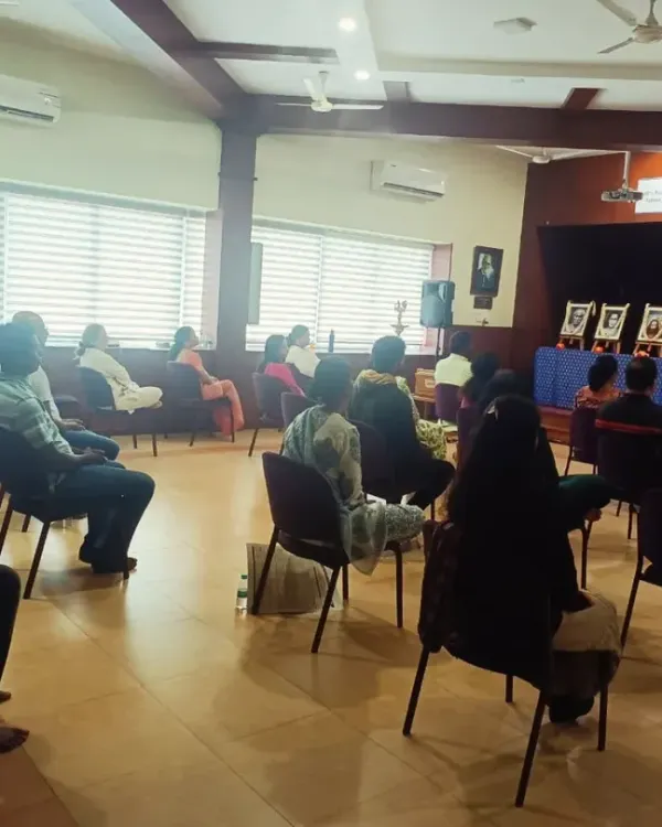 A view of our Sunday Satsang at the Rotary Club, where our community gathers to listen to inspiring talks and sit together in meditation. The atmosphere is always filled with peace and the supportive energy of our gurubhais.