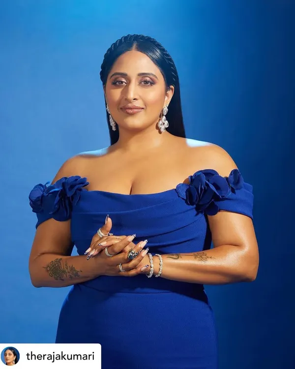 The incredible Raja Kumari wearing my custom nails for the Grazia Millennial Awards. It was an honor to create this look for the Musician of the Year.